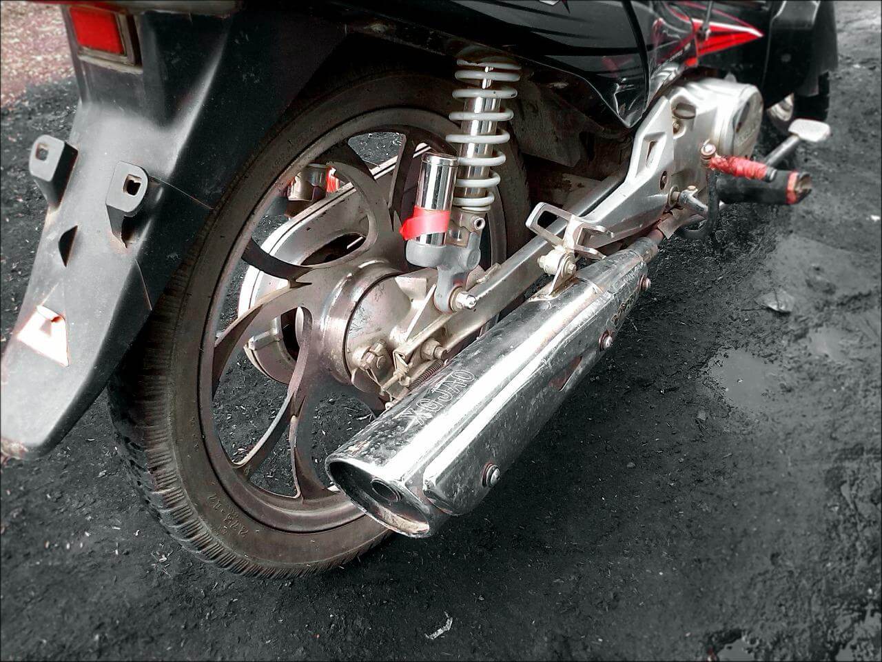 Motorcycle muffler